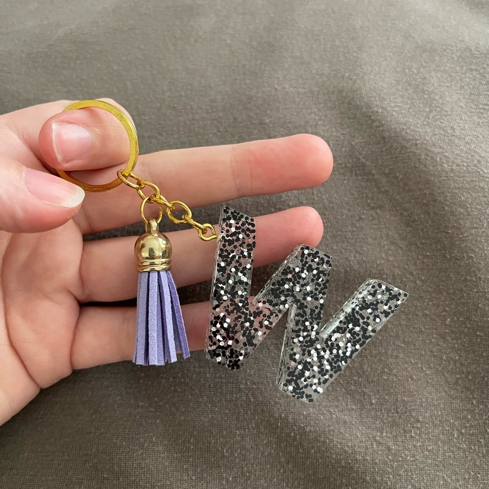 Handmade Letter "W" Keychain - Picture 2 of 7